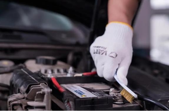 The car battery should be changed a few years, what kind of battery is good? To find out